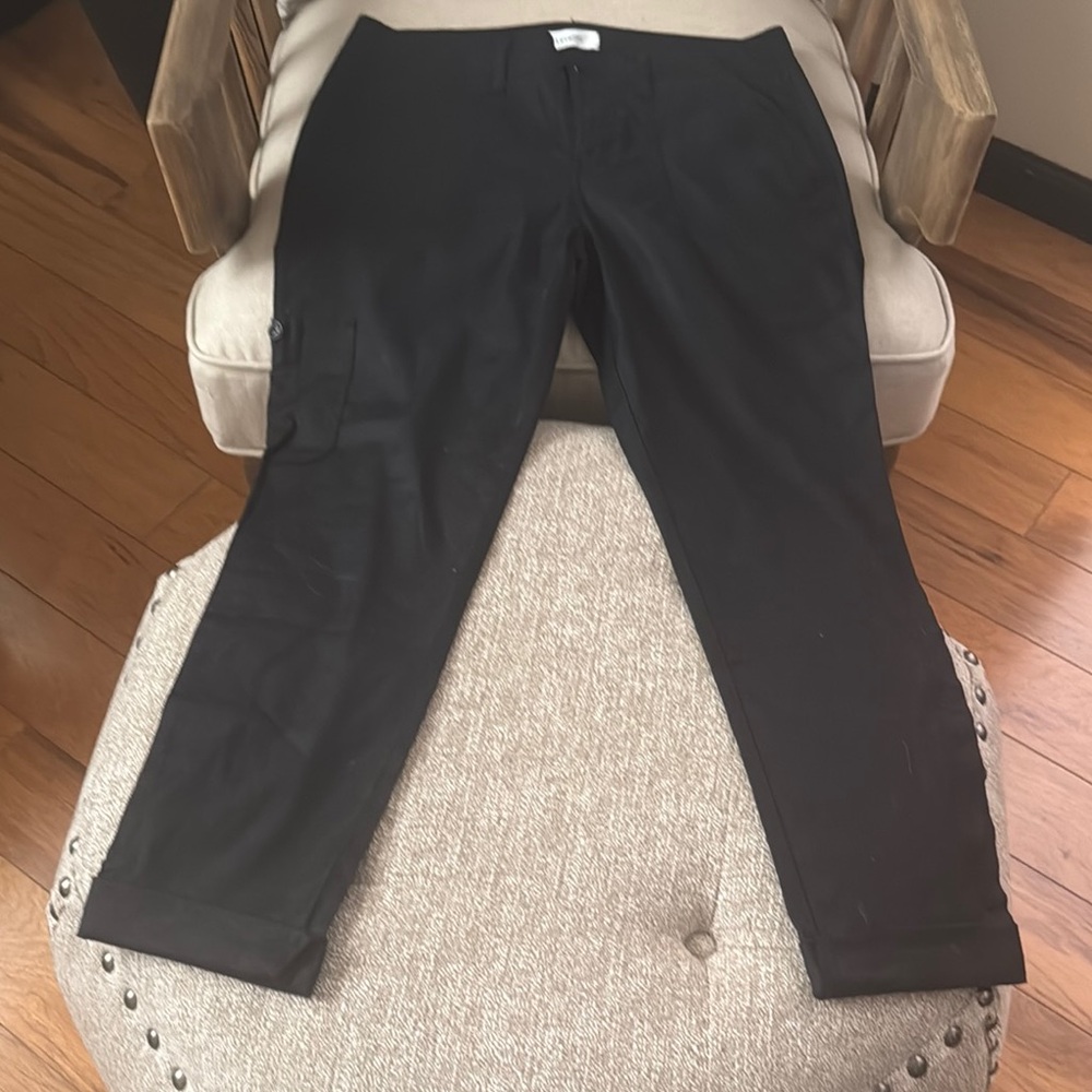 Level 99 Black Capris Tailored Fit